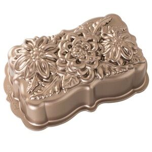 NWOT Nordic Ware Nonstick Aluminum Wildflower Loaf Pan